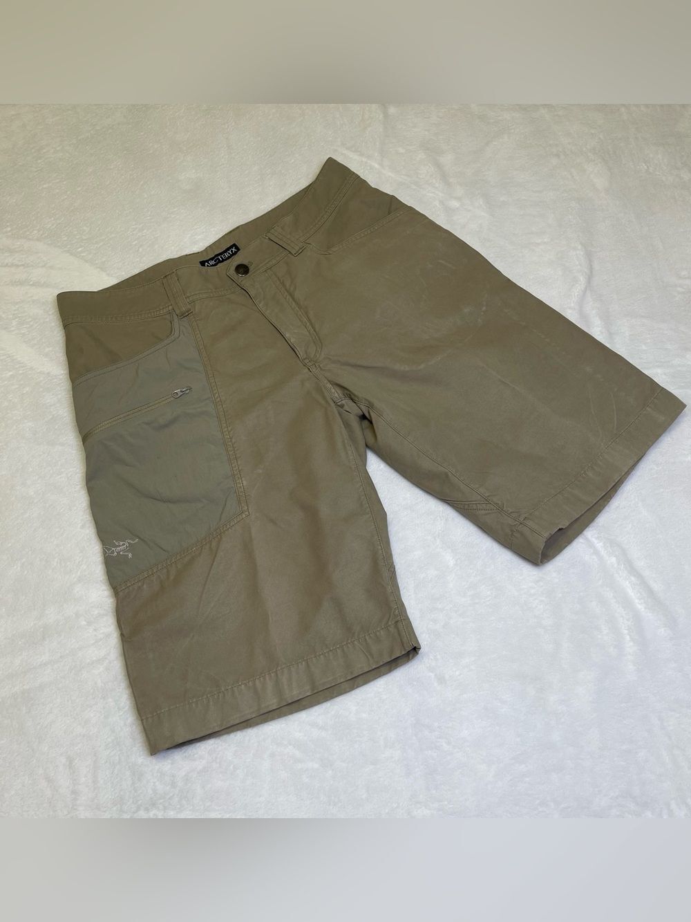 Arc'teryx Men's 32 Tan Vintage Cargo Hike Climb Utility Shorts Gorpcore 90s Y2K